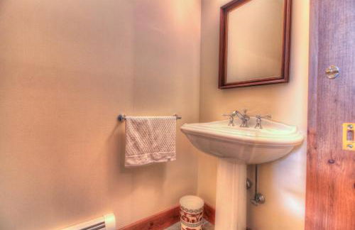 Most Luxury 7000 Sq ft Log Estate with Pool Hot Tub Sauna - Foto 73