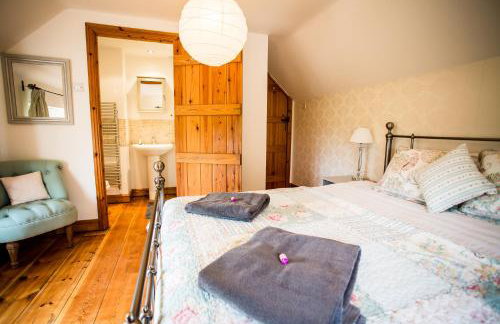 Beautiful 3 Bedroom Cottage - Picturesque Retreat - Foto 24