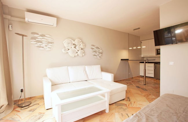 Studio in Marbella Beachfront With Pool - Photo 6