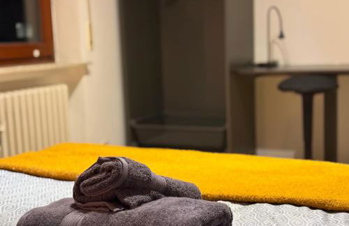 Frankfurt Work and Rest- 4 Bedrooms- 2 WCs- free Parking- 5 Queen size beds- Fast WiFi- roller shutters - Foto 24