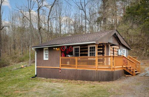 Creekside Cabin w Hot Tub, Fire Pit, Grill, WiFi! - Foto 7