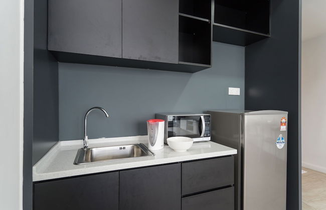 OYO Home 43951 Fair Studio Empire City Marriot - Photo 14