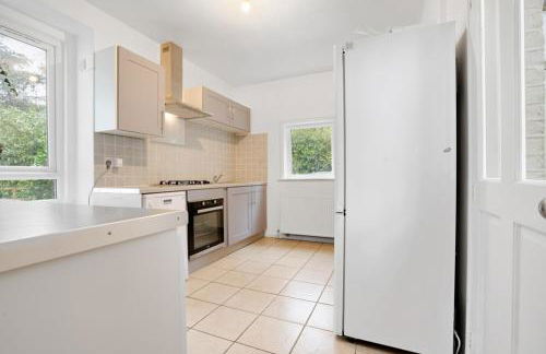 3 bed house near Gatwick and Redhill - Foto 21