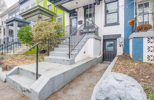 Walkable Location Modern DC Apt with Yard Access! - Foto 23