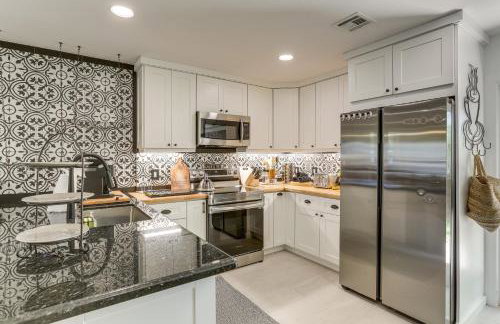 Vibrant North Palm Beach Home ~ 2 Mi to Beach! - Foto 8