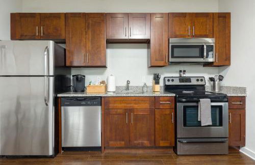 CozySuites Music Row Spacious 2BR with free parking 40 - Foto 17