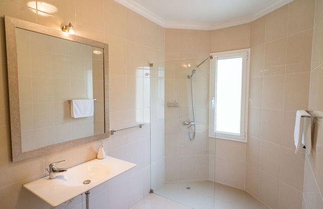 Luxury Villa With Private Heated Pool, Garden and Views of the sea and Mountains - Foto 29