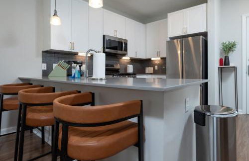 Central 1-BR Condo Assembly Row Gym & Pool Sleep 5 - Photo 22