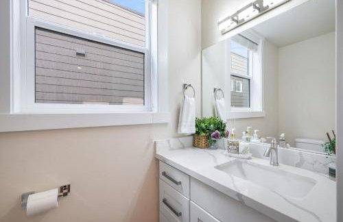 Perch - Modern Seattle Retreat w/ AC, Garage & Decks - Foto 7