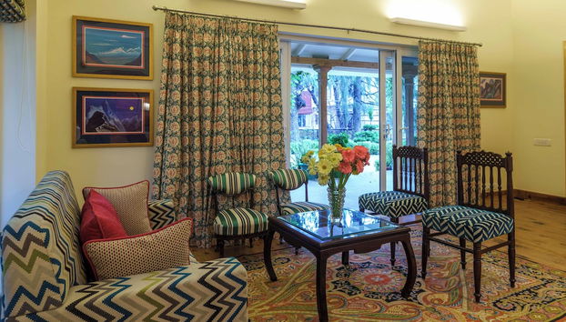 Coin salon dans le hall