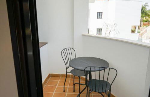 Casa Topacio, 3 bedrooms and 3 bathrooms in quiet street - Photo 3