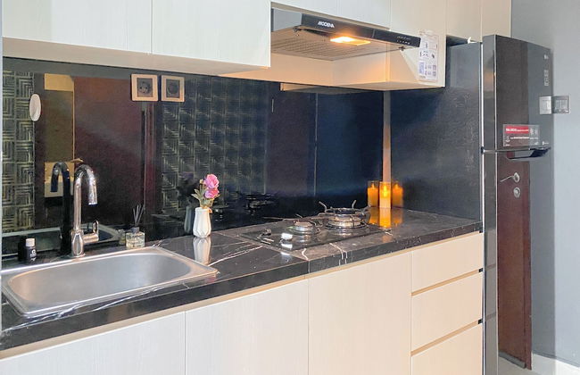 Homey And Cozy Living Studio At West Vista Apartment - Photo 5