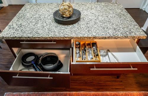 1st Floor 2B2B-Pool, Parking, Gym, 30mnt to Austin - Foto 15