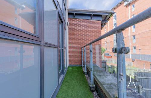 Luxury Birmingham City Centre Townhouse with BALCONY- Sleeps 10 - FREE Parking - Perfect for Contractors, Business Travellers, Families and other Groups - Near Bullring, Newstreet, Selfridges, NEC, NIA & Birmingham airport - Photo 28