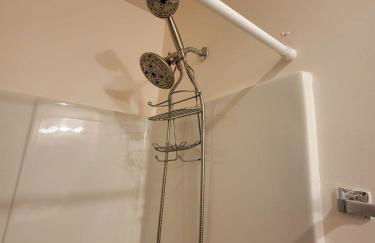 Great 4BR Home Near Emerald Pointe & Downtown - Foto 43