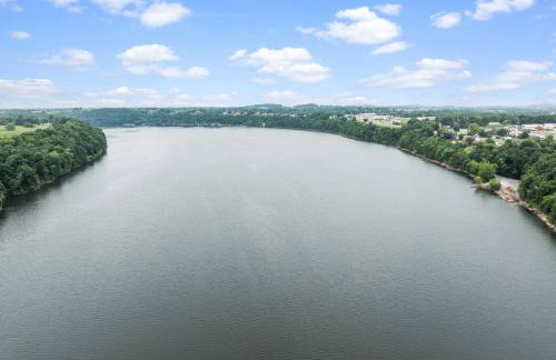 Grande Villa – Lake Cumberland View • Hot Tub • Game Room • Walk to Boat Ramp ➠ 389 - Foto 78