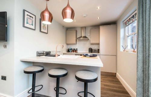 3BR Georgian Quarter Coach Houses - Private Parking - Foto 11