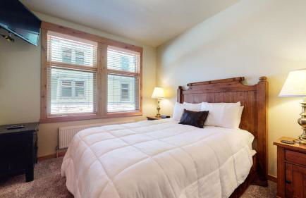 Solstice 11 Amazing Location on Golf Course, Heated Garage, Private Washer Dryer condo - Photo 18