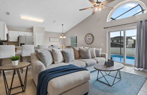 Family Retreat w/ Pool & Foosball, 8.5mi to Disney! - Foto 2