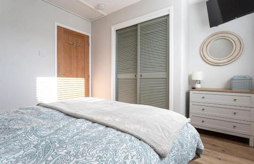 Sandmartin Lodge a lakeshore haven at Pine Lake Resort - Foto 40