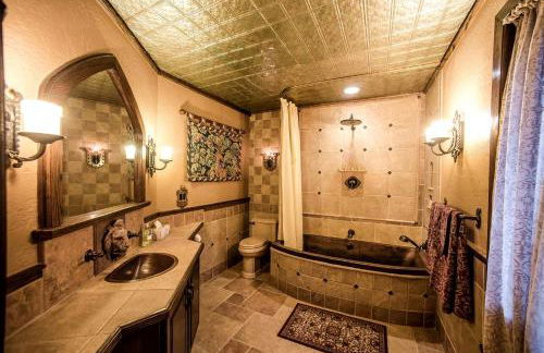 Regal Suite Rental in Breathtaking Castle near Lake George, Upstate New York - Foto 43