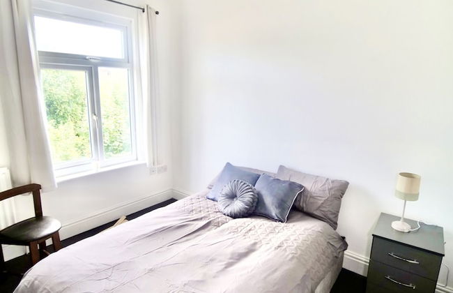 Lovely 6 bed Property Located Within Dudley - Foto 5