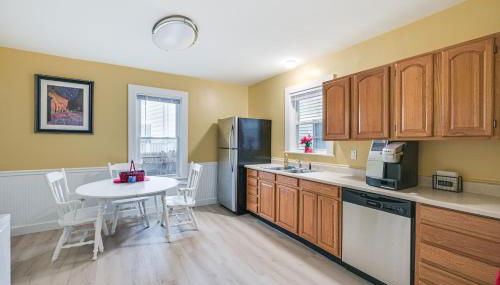 5 Mi to Dtwn Boston! Family-Friendly Medford Apt - Foto 2