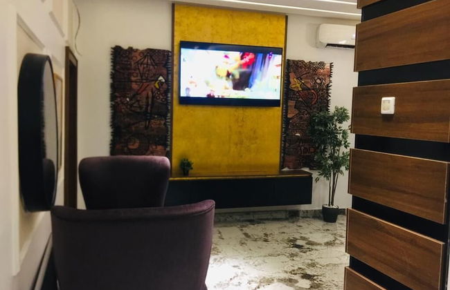 Luxor Apartments - Photo 2