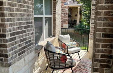 Relax with Spacious Modern Simplicity - Photo 8