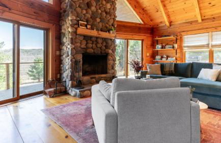 Secluded w/ Deck Views, Hot Tub, & Ping Pong Hudson in the Berks by Avantstay - Foto 12