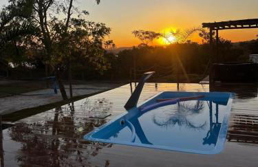 Refugio Moderno com Piscina Quente e Por do Sol - Foto 10