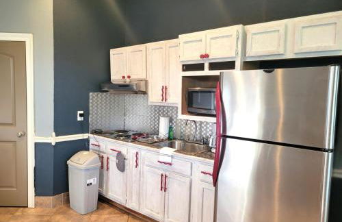 Pet-Friendly Cozy Studio Suite with Pond View & Spa Amenities - Foto 10