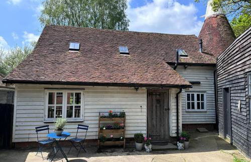 Beautiful 2 bed Oast - 15 acre farm - Tunbridge Wells - Photo 4