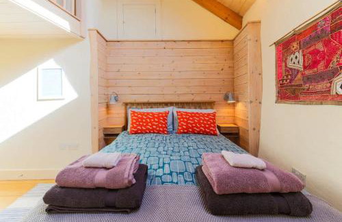 Stunning Old Carthouse with seaview - Photo 23