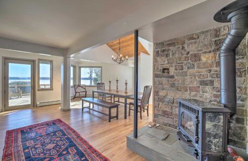 Family Lakehouse with Deck and Beach on Lake Champlain - Foto 6