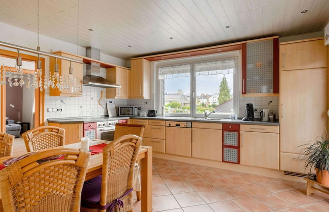 Garden Retreat With Pond View - Photo 8