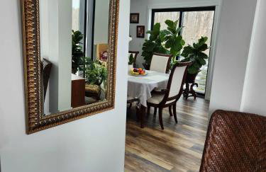 the Sugar Cube, a stunning, spacious, and modern villa with an orchard maze - Foto 10