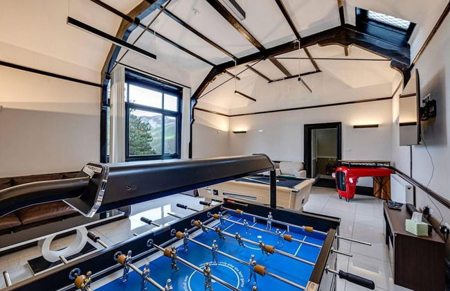 Delightful Holiday Home With sea Views and Hot Tub - Photo 13