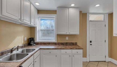 Your Central Columbus Retreat Awaits 5 BR 2 Bath - Foto 2