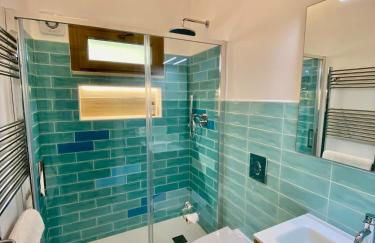 New entire villa with pool and sea views - Photo 33