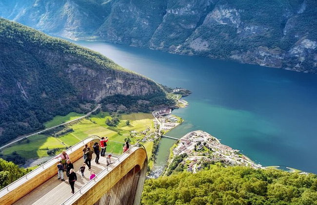 Ferrovia Flam, crociera Nærøyfjorden e punto panoramico Stegastein - Foto 2