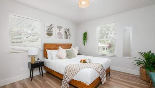 Serene Place Walk to UF Stadium Near Shands & Downtown - Foto 1