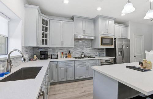 O18A Spacious 3BR Sleeps 10 Two Living Areas Houston - Foto 30