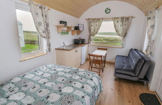 The Snuggly Sheep Shepherd Hut Campview Farm Stay - Foto 1