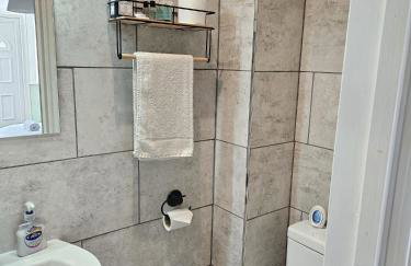 A-N-G Apartments - Parking EV 22kW by the Beach, Canoe Lake & South Parade Pier - Foto 43