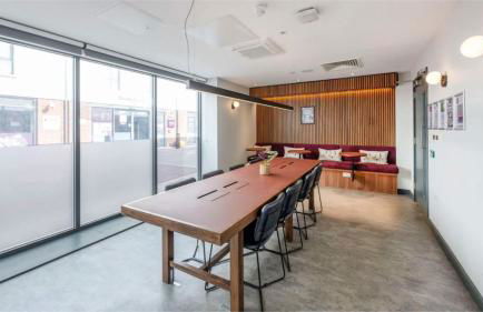 Students Only Straits Egham - 40 mins to Waterloo - Direct Bus to Heathrow - Foto 17