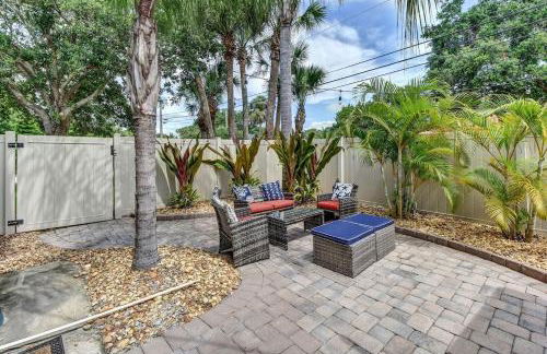 Dog Friendly Home by Flagler Avenue! Fenced Yard and Garage! Walk to the Beach! - Foto 15