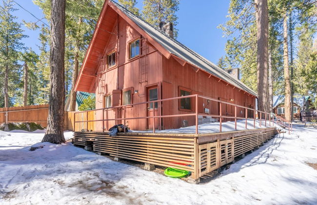 Rustic Knotty Pine - Minutes to the Water! - Foto 23