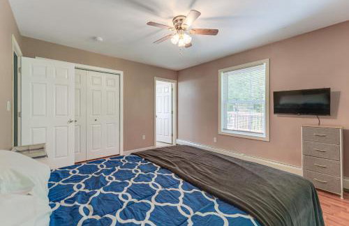 4 Mi to Long Lake! Secluded Haven with Fenced Yard - Foto 9