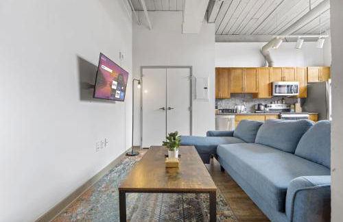 2125 Superior Living - Photo 16